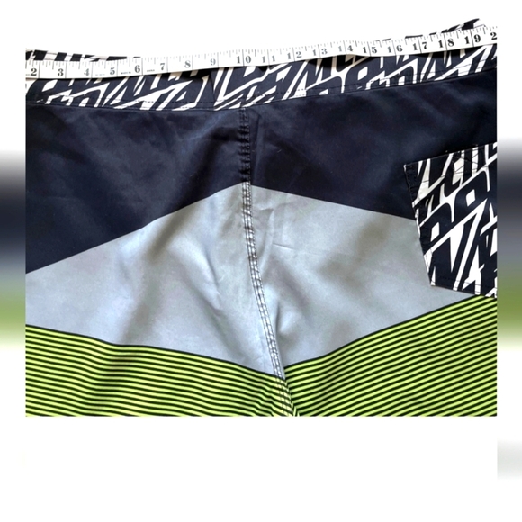 Mountain Dew Board Shorts Men's Green Striped Swim Trunks Size 38 - Picture 6 of 10